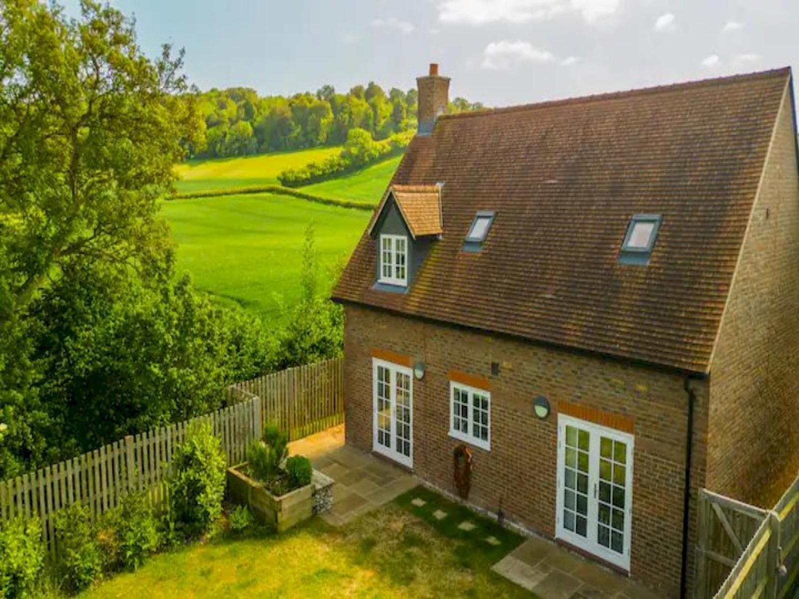 Pass The Keys Bright Spacious Chilterns Hideaway Villa Saunderton ภายนอก รูปภาพ